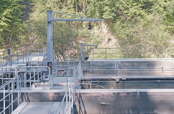 Slewing crane with electric chain hoist for waste water treatment plant