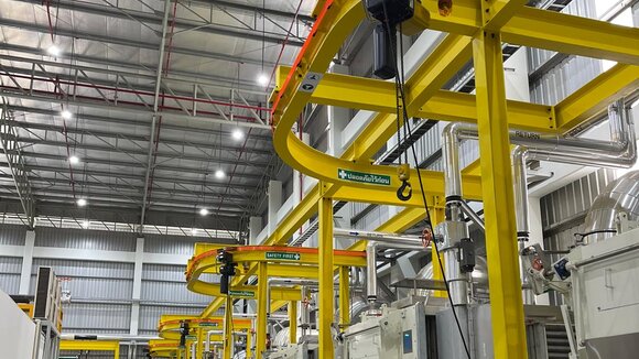 Crane systems in factory plant Free-standing auxiliary construction with crane tracks