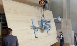 Tilt function vacuum lifter Thanks to the tilting function of the GIS vacuum lifter, the transported goods can be easily moved from a horizontal to a vertical position.