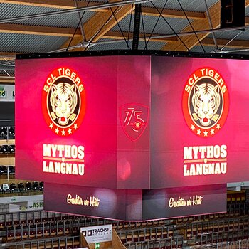 SCL Tigers video cube with 114 m2 LED surface, held by three GIS motors