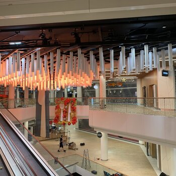 The lighting can be adjusted quickly and easily depending on the season or themed event
