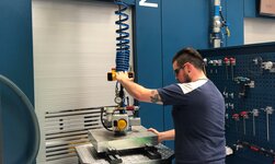 Chain handy is used to load workpieces in the machine factory