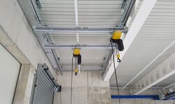 Light crane system with galvanised profiles for outdoor use