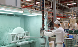 Crane system used for transporting eccentric loads