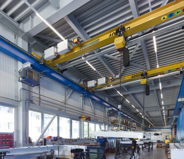 Overhead travelling crane for 2 x 4000 kg radio controlled