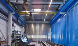 indoor crane for the transport of heavy long goods