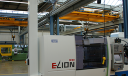 Pillar-mounted slewing crane is attached to the machine for fast loading and unloading
